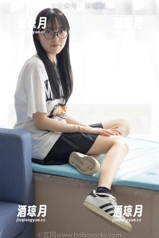 BoBoSocks袜啵啵-甜甜圈 BoBoSocks袜啵啵 - 嘿!甜甜圈和油亮肉丝的碰撞,来这里寻找快乐的错觉吧!