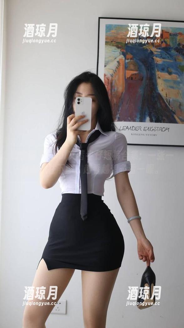 微密圈 - Cool文茜牛仔短裤合集：一张一张都想往下翻，越看越想多看一眼。