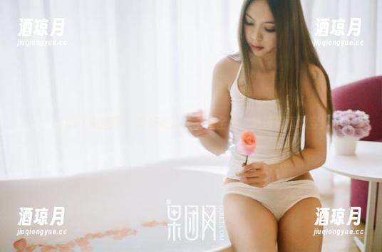 GIRLT果团网 - 说好的短裙先来全集，陈诗诗真敢穿！