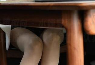 IESS异思趣向 – 小婕穿着白色短裙(下),图包里的每一帧都值得我认真咀嚼。