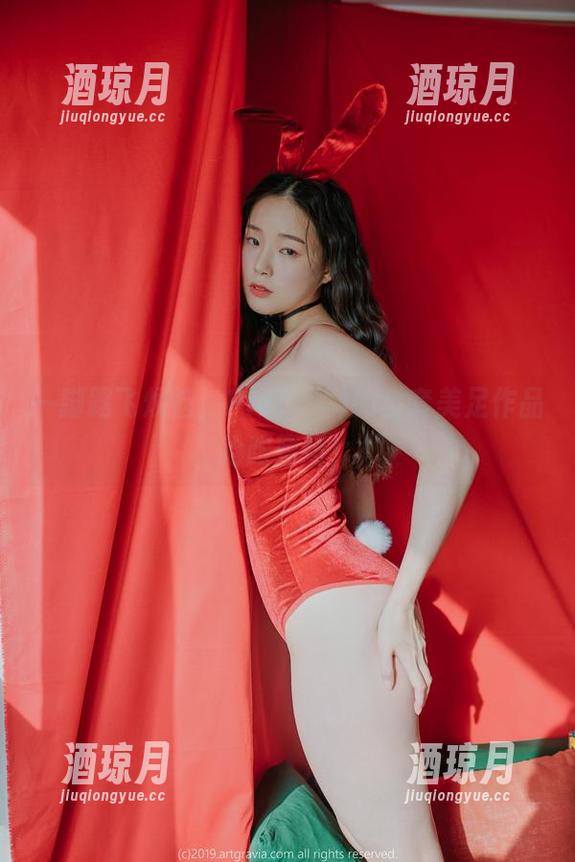 一脚踢飞烦恼，Pia(피아)的全套美足作品抢眼登场！
