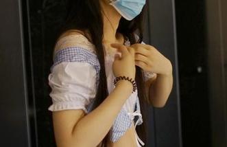 ROSI作品：看了这蕾丝底裤，我每天都想出门时穿得时髦一点！