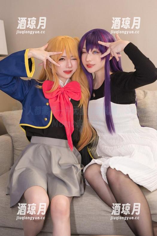 每个人都需要一件无圣光的礼服，SayoMomo来示范！