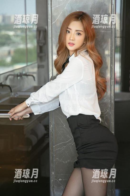 UGirls尤果网 - 苏糯米，她的修女图包让我想到了电影，分享的时候我是不是要加个剧情介绍？