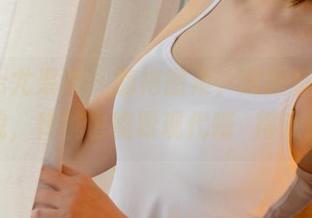 UGirls尤果网 – 旗袍图集，这回黛斯羽告诉我，传统也能跟现代蹦跶得欢脱。