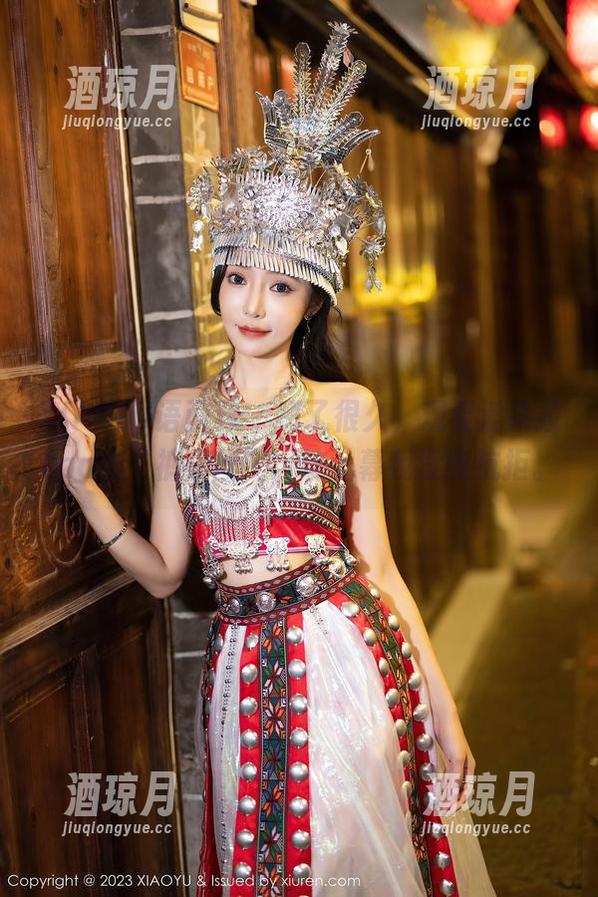 XIAOYU语画界 - 蹲了很久，观看潘朵拉Laa的“裤里丝”，这一幕我没能抗拒。