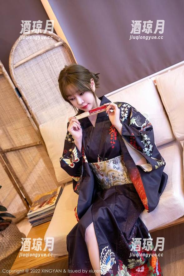 XINGYAN星颜社 - 校服美图＋焦糖可可=不可思议的搭配，快来说说你想的不一样！