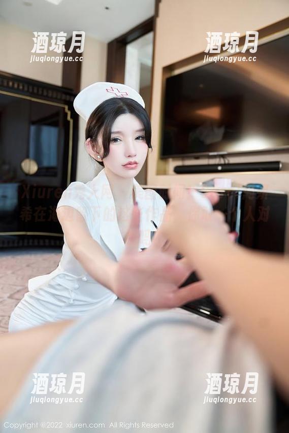 Xiuren秀人网 - 美图时间！Carol周妍希在海边留下的这些作品，你敢一个人对视吗？