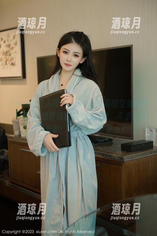 Xiuren秀人网 - Lovely璐璐的空姐图集，看了只想继续搭乘她的航班，不求自拍，求合影！（作品直戳萌点）