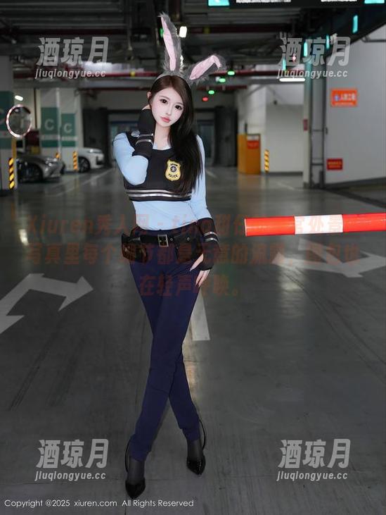 Xiuren秀人网 - tina甜仔的家常处景：写真里每个细节都是无意的流露，图包也在轻声呼唤。