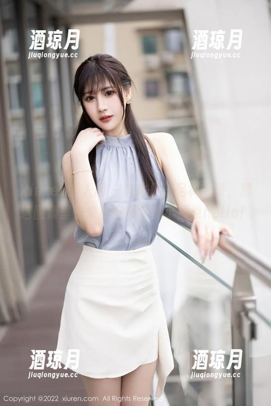 Xiuren秀人网 - 这才是美足科普课，精选图集里快来和安娜金的小脚说hello！