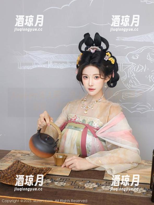Xiuren秀人网 - 迷人长腿与福利的隔空对话，尹甜甜正在发掘新奇