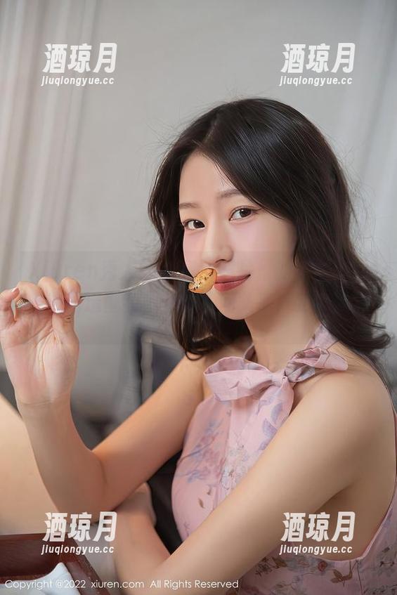 Xiuren秀人网 - 高清照片里的李宓儿，婚纱的造型我很想说，回头率肯定爆表嘛。