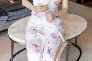 Xiuren秀人网 – 哦，林文文yooki又来挑逗我的壁纸审美了，这连衣裙的搭配让人想偷偷抄袭！
