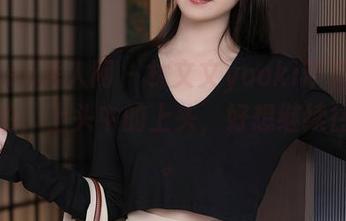 Xiuren秀人网 – 林文文yooki带着女友的私拍，上头中的上头，好想继续往下滑。