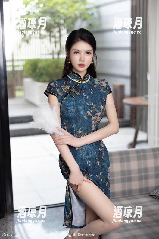 Xiuren秀人网 - 水水姐的皮衣图集：不需要滤镜，皮衣的光芒就能征服一切。