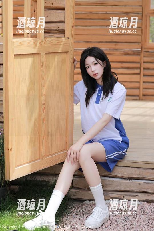 Xiuren秀人网 - 黎秋秋的黑白作品高清到，局部太清晰了，我都有点不好意思定格。