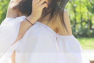 YouMi尤蜜荟 – 妲己toxic的JK作品集，原图犹如一杯刚调好的草莓奶昔，甜而不腻，满满少女心。