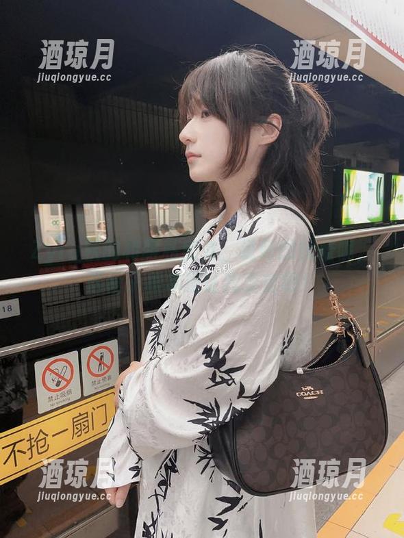 Zyra秋的和服私房秀，说好的优雅呢，这裙子根本没让我淡定啊！