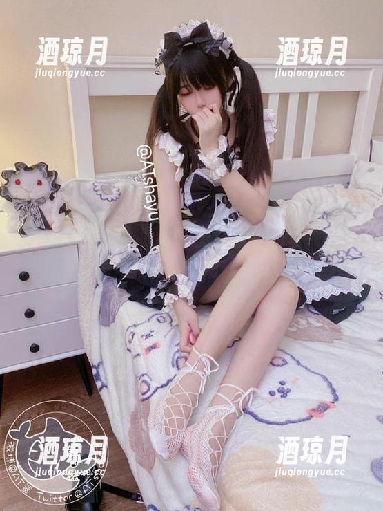 at鲨鱼带你遨游，原图和套图的清纯妹妹亲切登场！