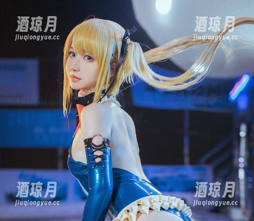 izumi泉桃子的护士写真，既专业又有点小勾引，真奇妙。