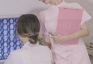 不得不说，云溪溪的最新图册《潮汐+月》，里面的每一处都像是偷偷告诉我，可以心动一下。
