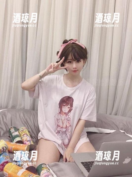 依依超级懒的jk制服合集：看完给我啥反应才好诶？