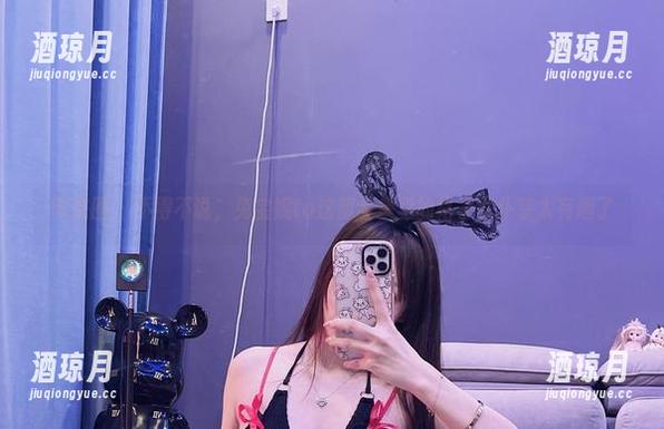 微密圈 - 不得不说，兔宝妮to这部全集里的格子女仆装太有趣了