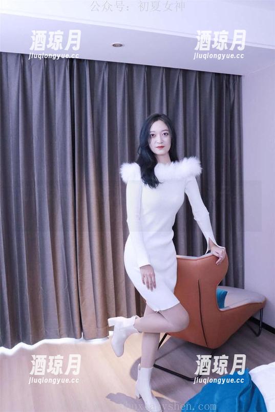 初夏女神 - 秋季双双写真合集：沙子里翻滚的日子