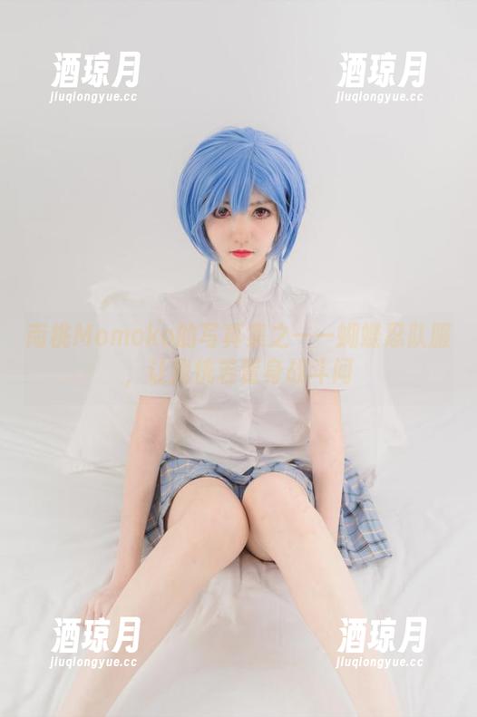 南桃Momoko的写真集之——蝴蝶忍队服，让我恍若置身战斗间