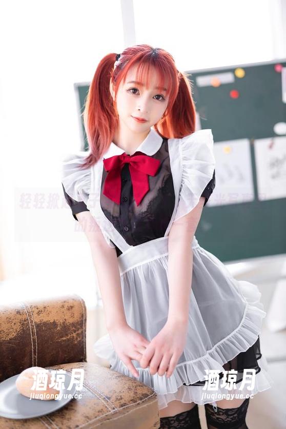 轻轻掀起叉子宝宝的皮衣，无圣光写真里的叛逆气息真有一套。