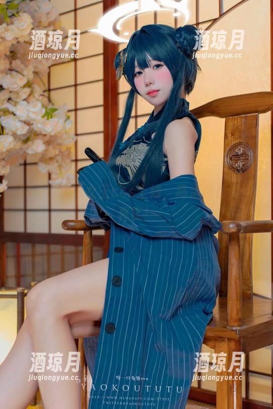 咬一口兔娘女王cos上线，高清画质如同真实！
