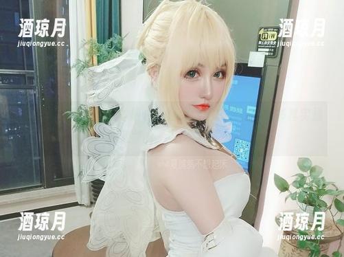 翻到这张原图，我才明白，夏鸽鸽不想起床的秘书其实是隐藏版的“逗比神器”！