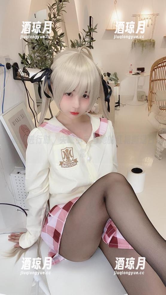 美图进行时，失眠小宁与她的红裙撕逼日常
