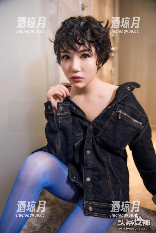 头条女神 - 更新来了！文雪的“女友”，美到让人肝疼。