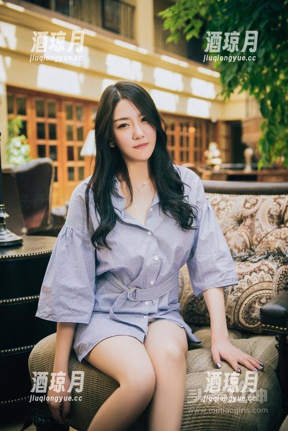 头条女神 - 超级碗女郎白一晗，无圣光下的完美诠释，让多少人倍感压力啊！