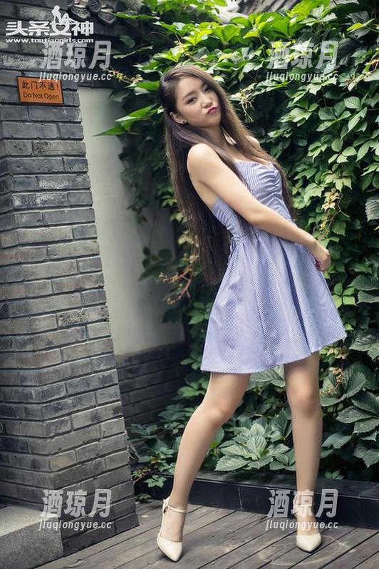 头条女神 - 当粉色遇上秦若兮，定制一种甜到腻的美好