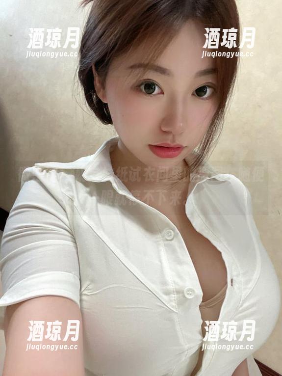 微密圈 - 奶宝妹纸试衣间里的原图，随便一眼就停不下来。
