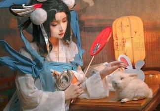 奶狮不咬人，以《嫦娥如梦令》开场，高清原图，果然千百年后，还是那般摄人心魂…