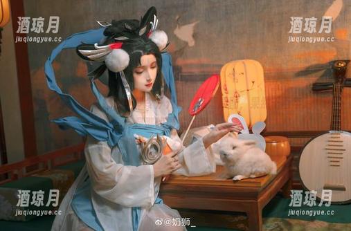 奶狮不咬人，以《嫦娥如梦令》开场，高清原图，果然千百年后，还是那般摄人心魂…