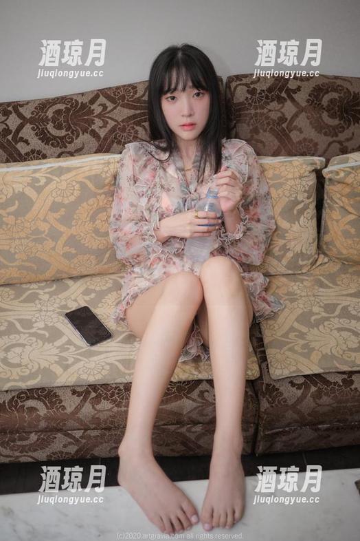 洗澡随拍：姜仁卿(강인경)的浴缸写真集分享，水花四溅～