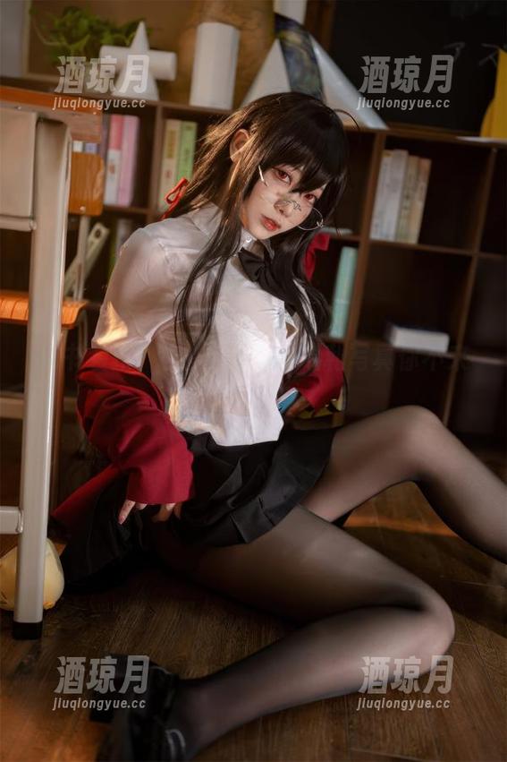 秘书装扮，安食Ajiki的福利写真你不来瞧瞧吗？