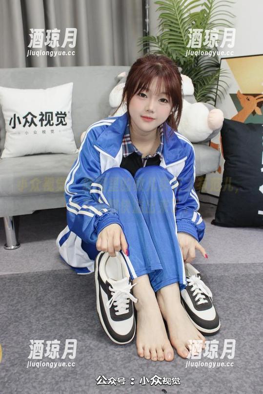 小众视觉 - 原图里的敏儿实在太有范儿，女王范都快溢出来了。