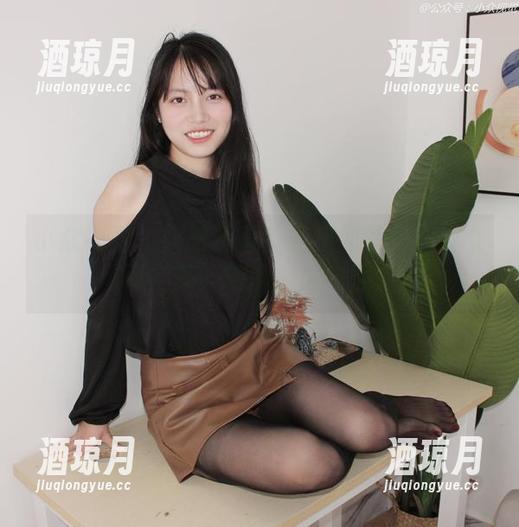 小众视觉 - 隔着屏幕都能感到的玲玲修女写真全集，哈哈，太奇怪啦！