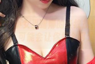 私房美学：小女巫露娜的条纹提花白衬衣合集，可能会让你打个呵欠。