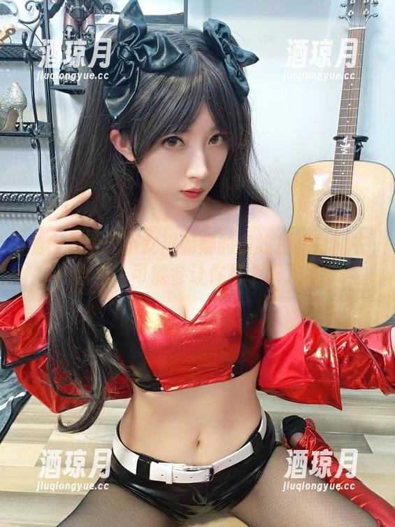 私房美学：小女巫露娜的条纹提花白衬衣合集，可能会让你打个呵欠。