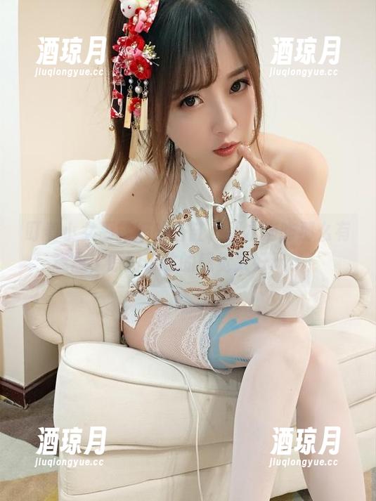 盯着小女巫露娜的浴缸，那水泡咋那么有意思，原图传达的感觉太好玩了！