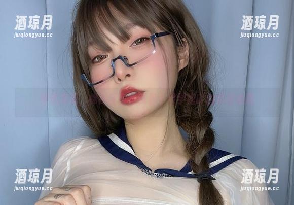 突然发现，棉袜图包里藏着小泉学姐吖的俏皮心思