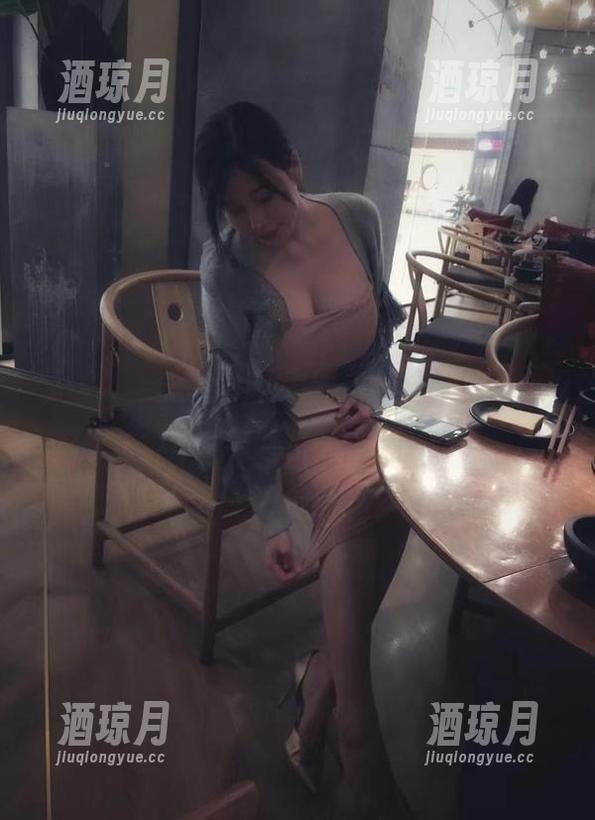 微密圈 - 整体都太美了，小芯酱的吊带白丝合集，美图一波接一波。