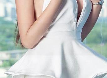 尤果网 – 笑笑的礼服写真免费奉上，头顶的笑声随风飘扬！